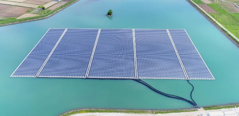 Solar flotante: revolucionando la generación de energía en masas de agua