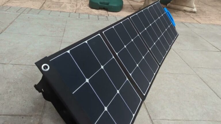 estacion de carga con panel solar