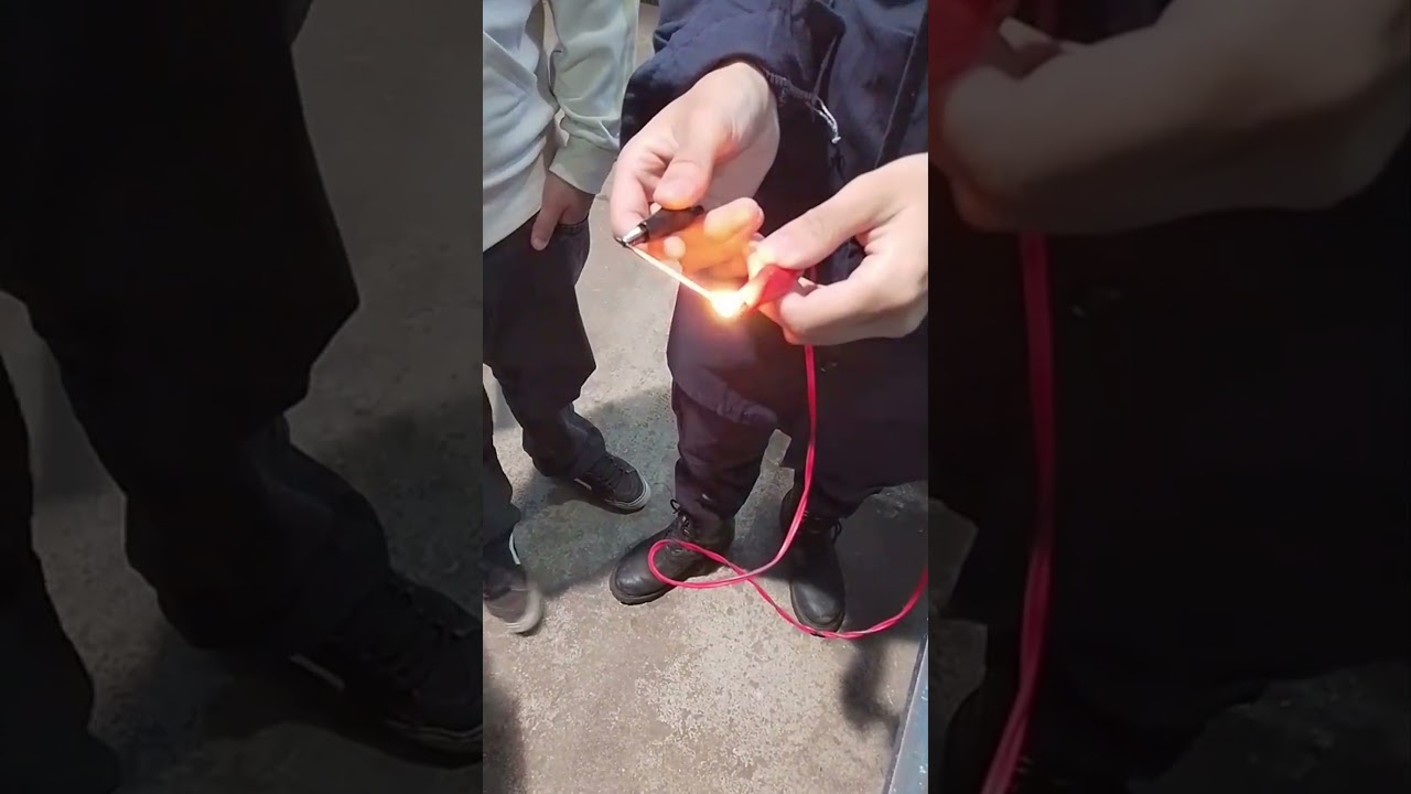 fenómeno eléctrico de no resistencia y de muy alta corriente