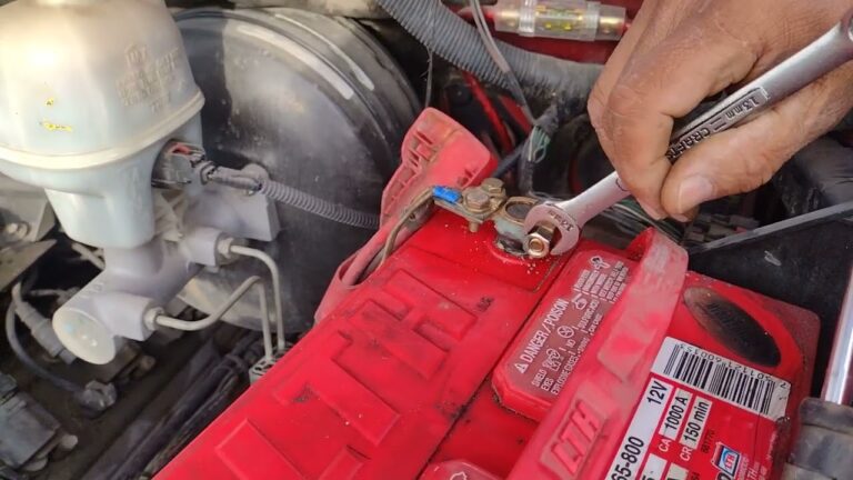 que borne quitar primero de la bateria