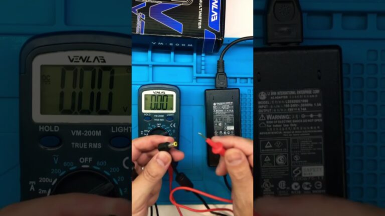 tienen los ordenadores portátiles fuente de alimentación cómo es